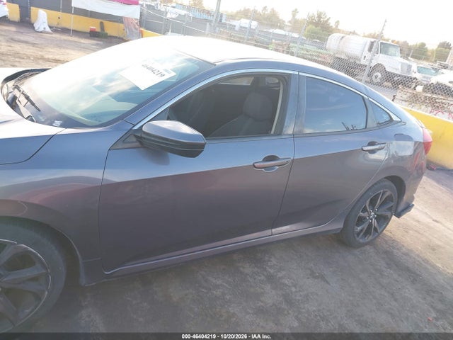 46404219 :رقم المزاد ، 2HGFC2F52JH587736 vin ، 2018 Honda Civic Lx مزاد بيع