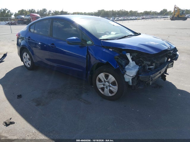 46404356 :رقم المزاد ، 3KPFK4A76JE197465 vin ، 2018 Kia Forte Lx مزاد بيع