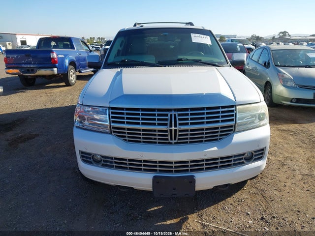 2011 Lincoln Navigator L მანქანა იყიდება აუქციონზე, vin: 5LMJJ3J5XBEJ00389, აუქციონის ნომერი: 46404449