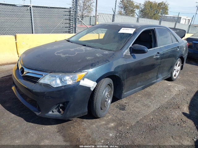 46404756 :رقم المزاد ، 4T1BF1FK3CU598602 vin ، 2012 Toyota Camry Se مزاد بيع