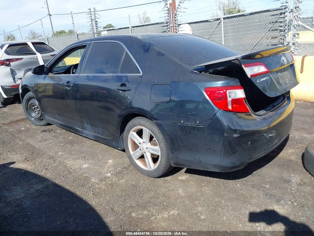 46404756 :رقم المزاد ، 4T1BF1FK3CU598602 vin ، 2012 Toyota Camry Se مزاد بيع