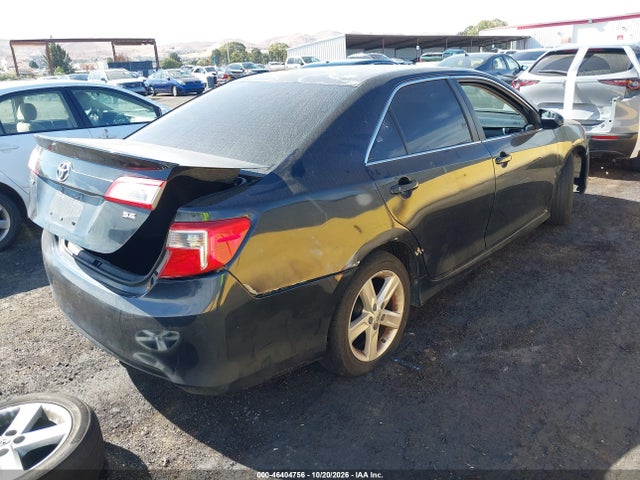 46404756 :رقم المزاد ، 4T1BF1FK3CU598602 vin ، 2012 Toyota Camry Se مزاد بيع