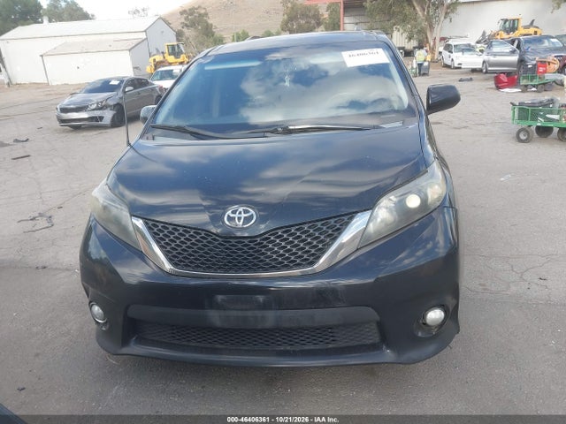 46406361 :رقم المزاد ، 5TDXK3DC6DS287927 vin ، 2013 Toyota Sienna Se 8 Passenger مزاد بيع