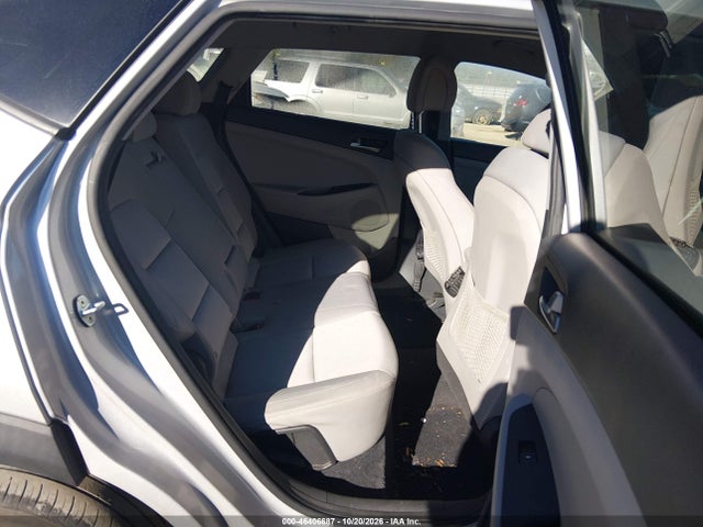 46406687 :رقم المزاد ، KM8J33A22HU409677 vin ، 2017 Hyundai Tucson Sport مزاد بيع