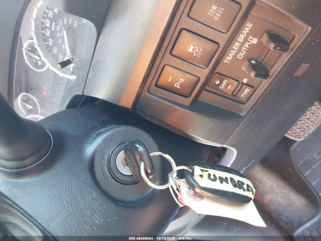 46406854 :رقم المزاد ، 5TFUY5F18HX650530 vin ، 2017 Toyota Tundra Sr5 5.7l V8 مزاد بيع