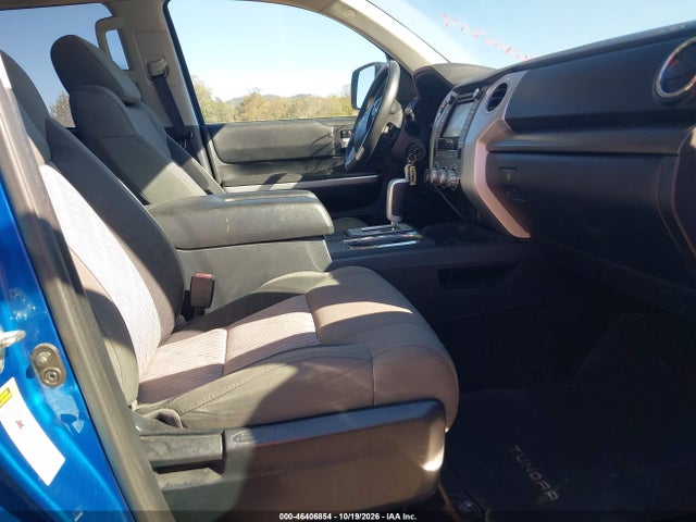 46406854 :رقم المزاد ، 5TFUY5F18HX650530 vin ، 2017 Toyota Tundra Sr5 5.7l V8 مزاد بيع