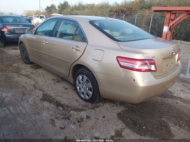 46407152 :رقم المزاد ، 4T4BF3EK2AR033807 vin ، 2010 Toyota Camry Le مزاد بيع
