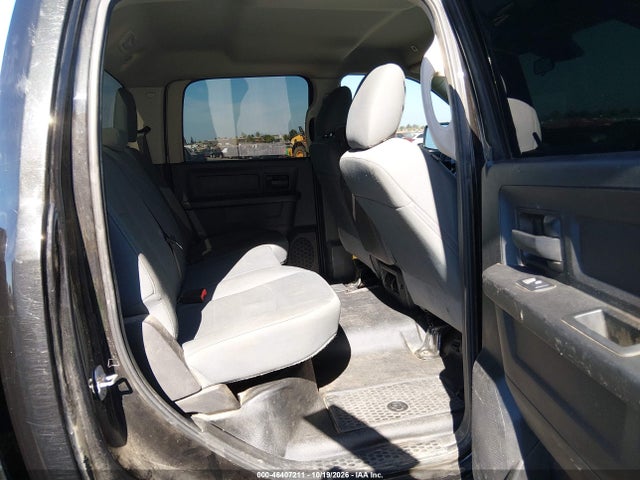 3C6TR5CJ1JG340332 RAM 2500 Tradesman 4x4 6&#039;4 Box