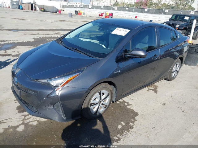Toyota Prius Three 2017 JTDKARFU3H3030267 Image 2