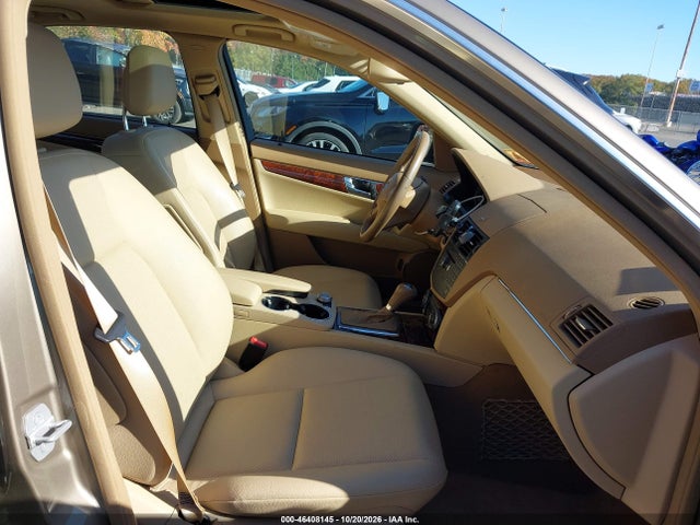 46408145 :رقم المزاد ، WDDGF81XX8F092370 vin ، 2008 Mercedes-benz C 300 Luxury 4matic/sport 4matic مزاد بيع