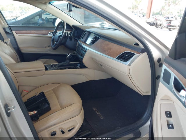 Продажа на аукционе авто 2015 Hyundai Genesis 3.8, vin: KMHGN4JE0FU063095, номер лота: 46408612