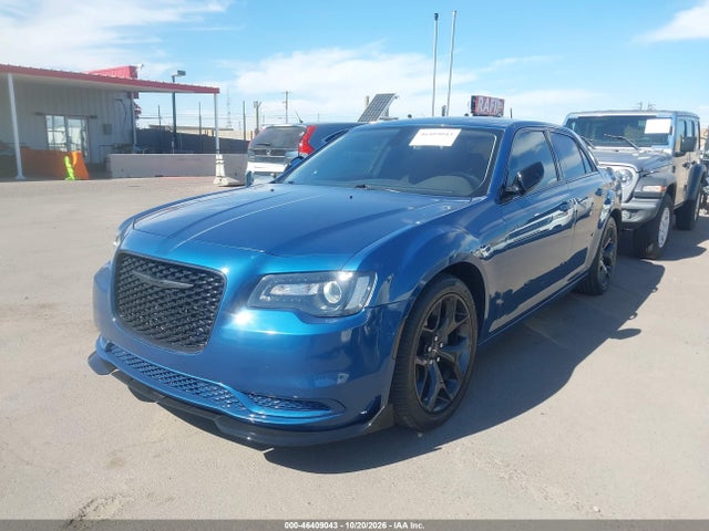 Chrysler 300 Touring 2021 2C3CCAAG8MH617450 Image 2