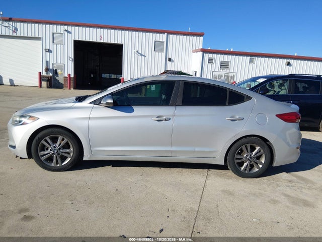 2017 Hyundai Elantra Value Edition მანქანა იყიდება აუქციონზე, vin: 5NPD84LF4HH134008, აუქციონის ნომერი: 46409805