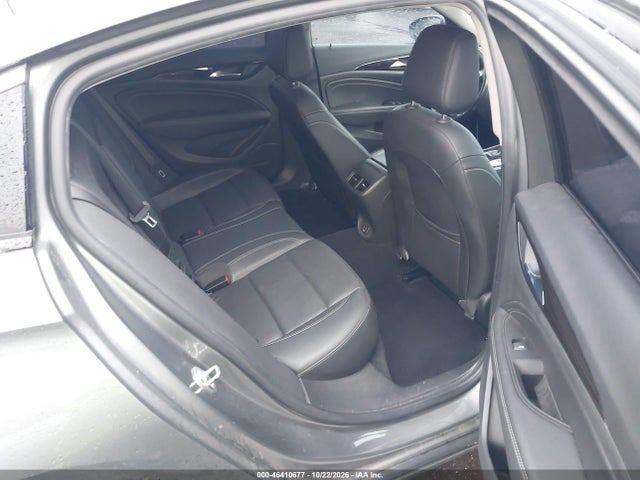 W04GP6SX2J1145831 Buick Regal Sportback Essence
