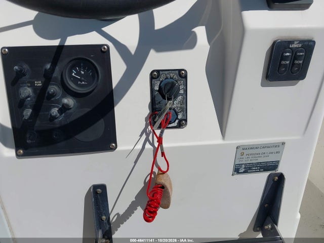 Продаж на аукціоні авто 2003 Palm Beach White Cap 23.5, vin: MUS10737A303, номер лоту: 46411141