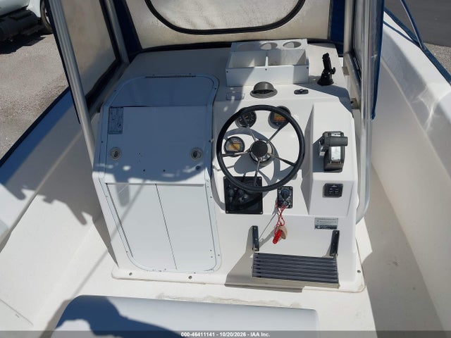Продаж на аукціоні авто 2003 Palm Beach White Cap 23.5, vin: MUS10737A303, номер лоту: 46411141