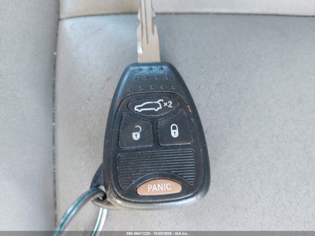 2008 Chrysler Pacifica Touring მანქანა იყიდება აუქციონზე, vin: 2A8GF68X98R144092, აუქციონის ნომერი: 46411220
