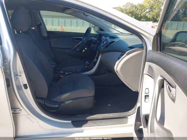 46411262 :رقم المزاد ، 5NPDH4AE4GH772316 vin ، 2016 Hyundai Elantra Se مزاد بيع