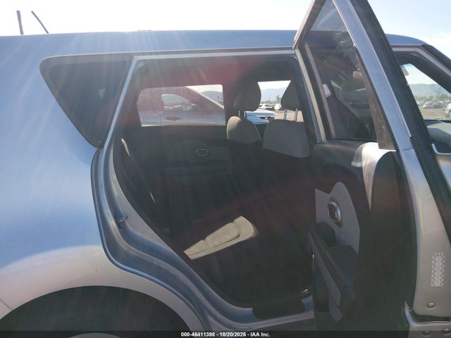 KIA Soul 2016 KNDJN2A2XG7863844 Image 8
