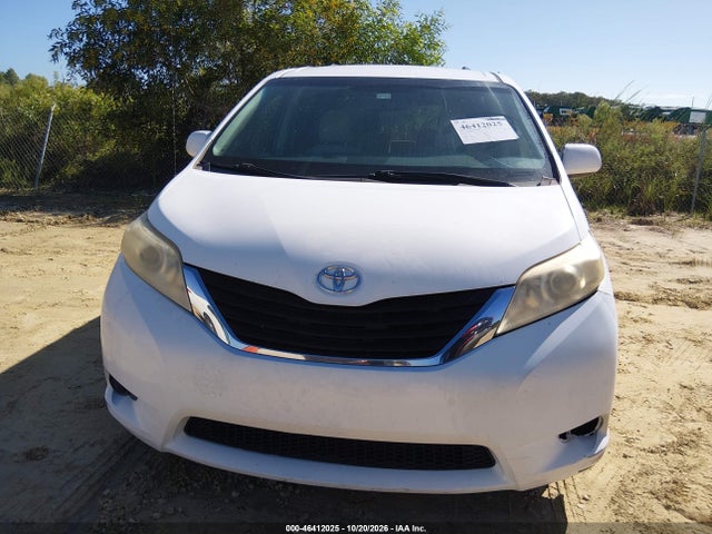 2011 Toyota Sienna Le V6 მანქანა იყიდება აუქციონზე, vin: 5TDKK3DC3BS065336, აუქციონის ნომერი: 46412025