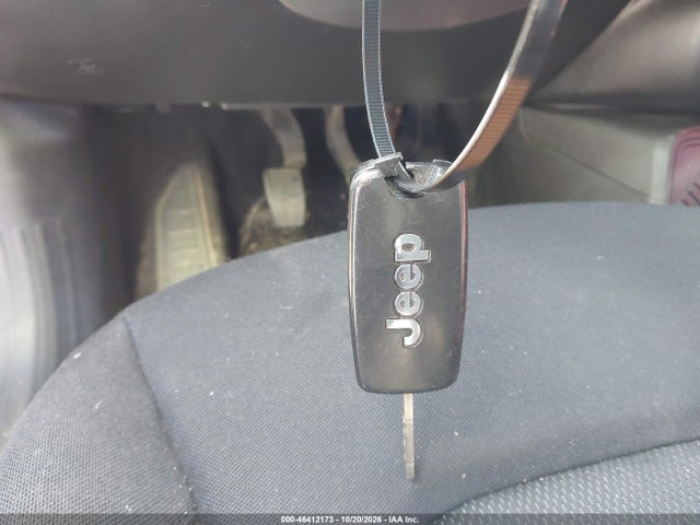 2015 Jeep Renegade Latitude მანქანა იყიდება აუქციონზე, vin: ZACCJABH7FPC06440, აუქციონის ნომერი: 46412173