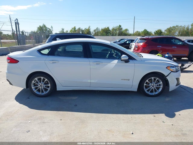 3FA6P0LU7KR188559 Ford Fusion Hybrid Se