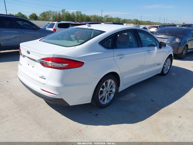 3FA6P0LU7KR188559 Ford Fusion Hybrid Se