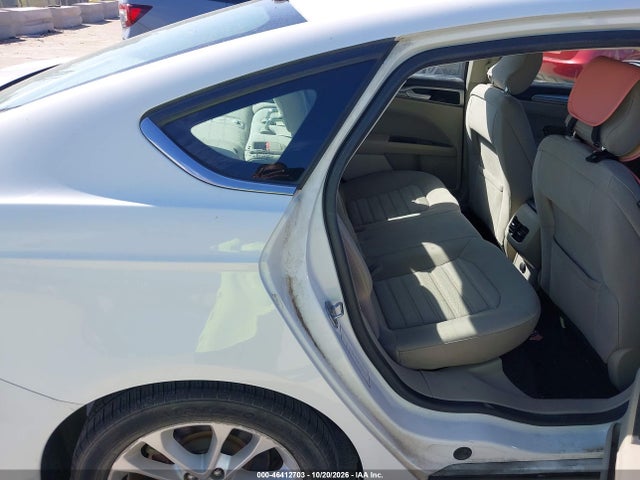 3FA6P0LU7KR188559 Ford Fusion Hybrid Se
