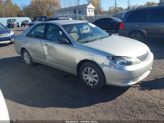 46414114 :رقم المزاد ، JTDBE32K453009803 vin ، 2005 Toyota Camry Std مزاد بيع