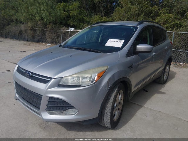 46414819 :رقم المزاد ، 1FMCU0GX2FUB42822 vin ، 2015 Ford Escape Se مزاد بيع