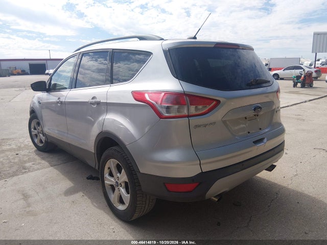 46414819 :رقم المزاد ، 1FMCU0GX2FUB42822 vin ، 2015 Ford Escape Se مزاد بيع