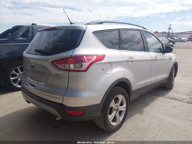46414819 :رقم المزاد ، 1FMCU0GX2FUB42822 vin ، 2015 Ford Escape Se مزاد بيع