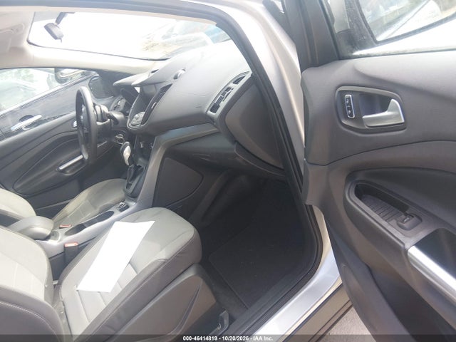 46414819 :رقم المزاد ، 1FMCU0GX2FUB42822 vin ، 2015 Ford Escape Se مزاد بيع