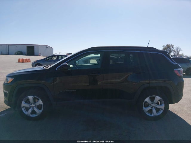 46414917 :رقم المزاد ، 3C4NJDBB2HT692687 vin ، 2017 Jeep New Compass Latitude 4x4 مزاد بيع