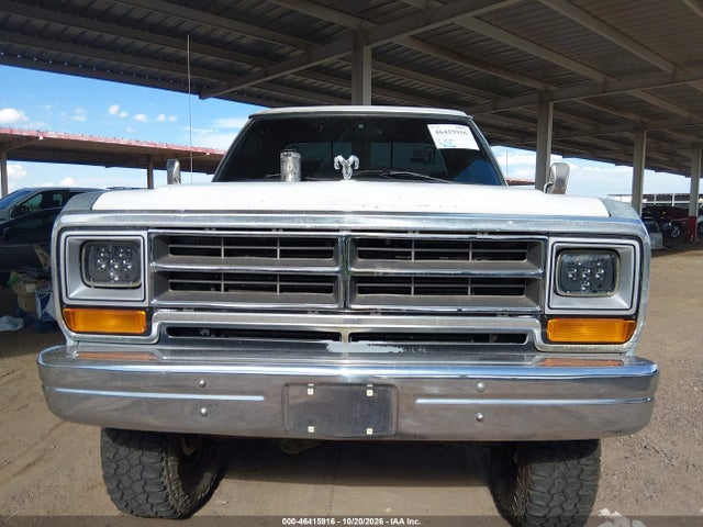 Продажа на аукционе авто 1990 Dodge W-series W200/w250, vin: 1B7KM2688LS604233, номер лота: 46415916