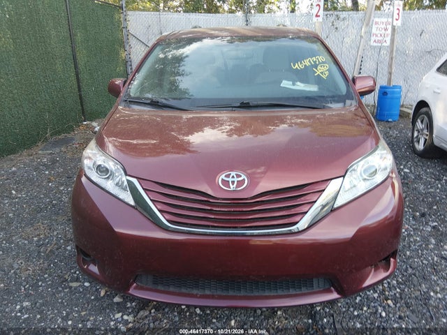 46417370 :رقم المزاد ، 5TDKZ3DC2HS792133 vin ، 2017 Toyota Sienna Le 8 Passenger مزاد بيع