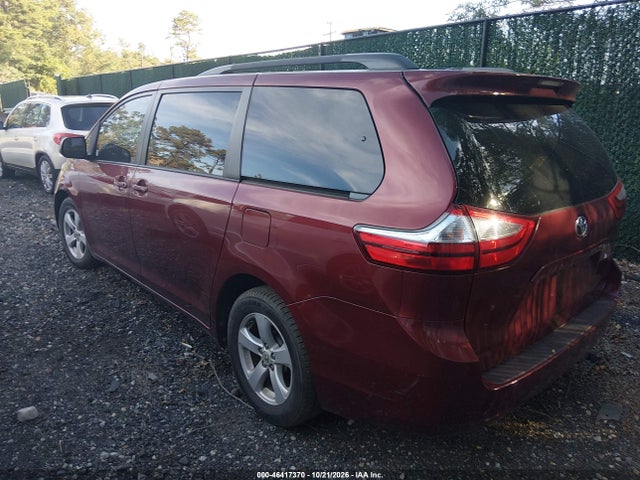 46417370 :رقم المزاد ، 5TDKZ3DC2HS792133 vin ، 2017 Toyota Sienna Le 8 Passenger مزاد بيع