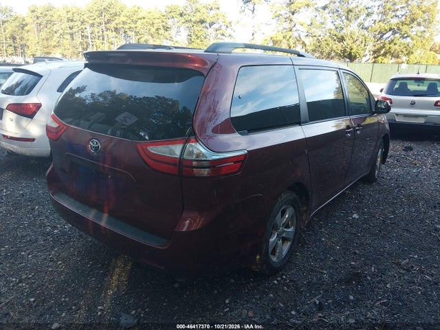 46417370 :رقم المزاد ، 5TDKZ3DC2HS792133 vin ، 2017 Toyota Sienna Le 8 Passenger مزاد بيع