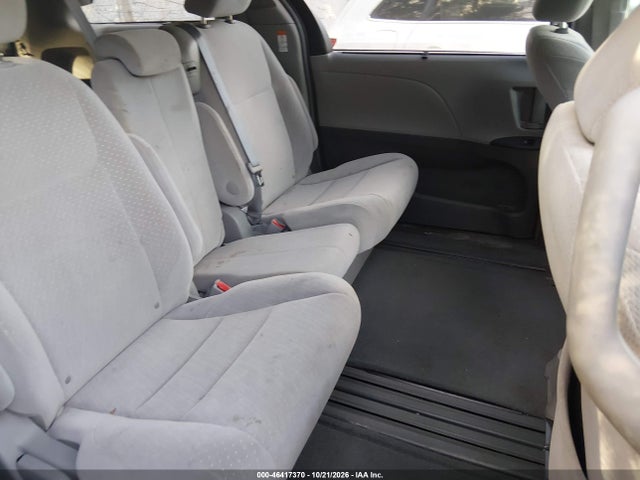 46417370 :رقم المزاد ، 5TDKZ3DC2HS792133 vin ، 2017 Toyota Sienna Le 8 Passenger مزاد بيع