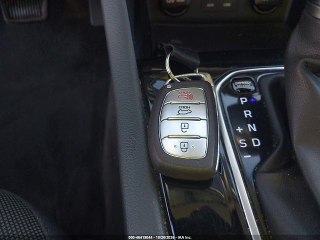 Продаж на аукціоні авто 2018 Hyundai Ioniq Hybrid Blue, vin: KMHC65LCXJU075664, номер лоту: 46419044
