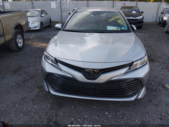 2019 Toyota Camry Le მანქანა იყიდება აუქციონზე, vin: 4T1B11HK5KU290096, აუქციონის ნომერი: 46419254