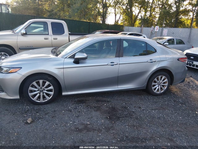 2019 Toyota Camry Le მანქანა იყიდება აუქციონზე, vin: 4T1B11HK5KU290096, აუქციონის ნომერი: 46419254
