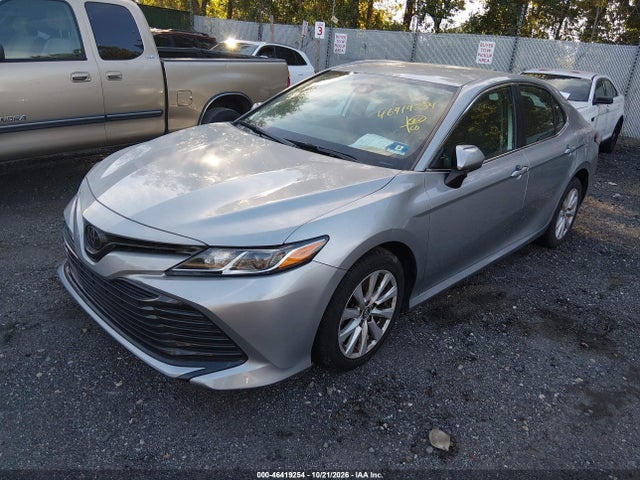 2019 Toyota Camry Le მანქანა იყიდება აუქციონზე, vin: 4T1B11HK5KU290096, აუქციონის ნომერი: 46419254