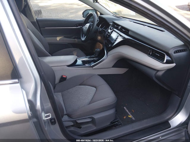 2019 Toyota Camry Le მანქანა იყიდება აუქციონზე, vin: 4T1B11HK5KU290096, აუქციონის ნომერი: 46419254