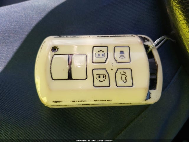 46419733 :رقم المزاد ، 5TDXK3DC7FS552888 vin ، 2015 Toyota Sienna Se 8 Passenger مزاد بيع