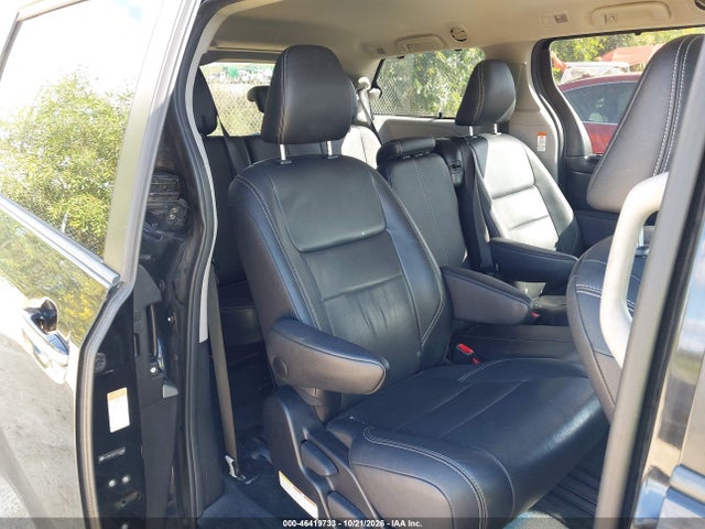 46419733 :رقم المزاد ، 5TDXK3DC7FS552888 vin ، 2015 Toyota Sienna Se 8 Passenger مزاد بيع