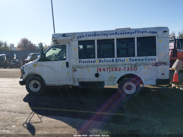 46419939 :رقم المزاد ، 1GDHG31R1Y1157020 vin ، 2000 Gmc Savana Special مزاد بيع