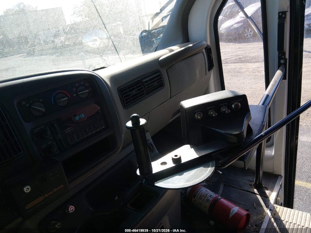 46419939 :رقم المزاد ، 1GDHG31R1Y1157020 vin ، 2000 Gmc Savana Special مزاد بيع
