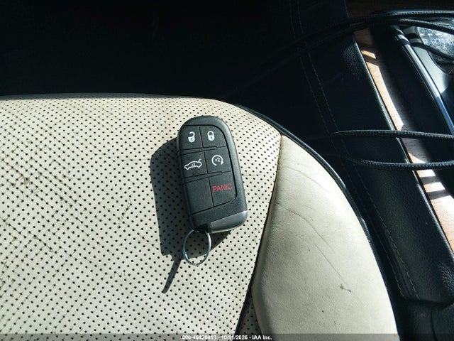 46420418 :رقم المزاد ، 2C3CCAPT7GH306553 vin ، 2016 Chrysler 300 300c Platinum مزاد بيع
