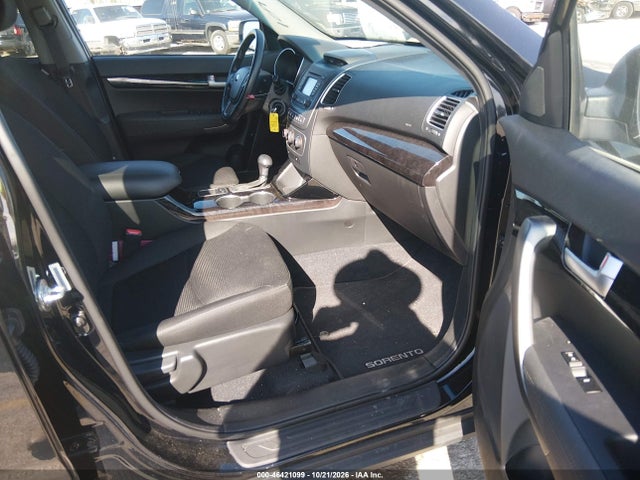 Продажа на аукционе авто 2015 Kia Sorento Lx, vin: 5XYKT4A62FG570904, номер лота: 46421099